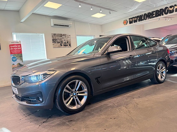 BMW 320 2 of 5