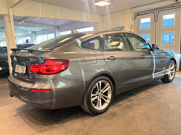 BMW 320 4 of 5