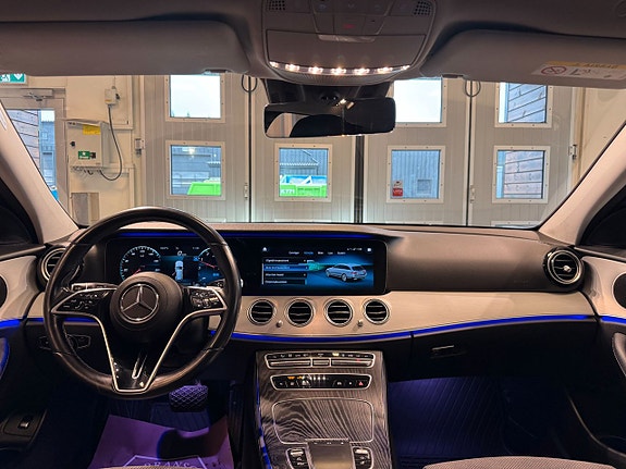 Mercedes-Benz E300 5 of 27
