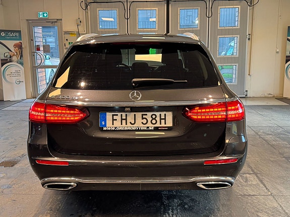 Mercedes-Benz E300 26 of 27