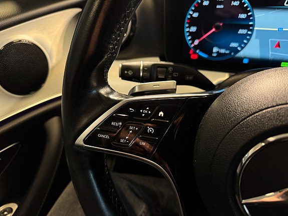 Mercedes-Benz E300 12 of 27