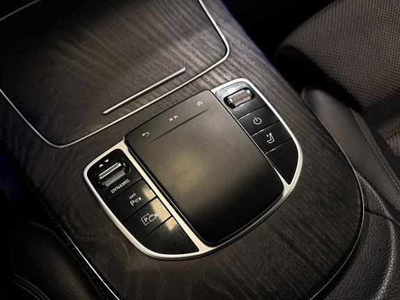 Mercedes-Benz E300 19 of 27