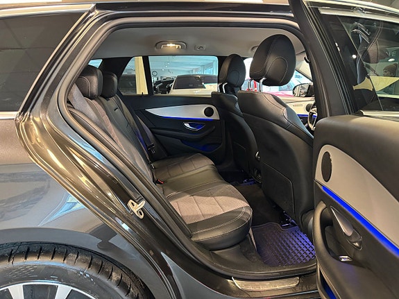 Mercedes-Benz E300 22 of 27