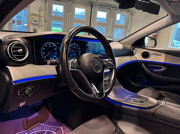 Mercedes-Benz E300 7 of 27