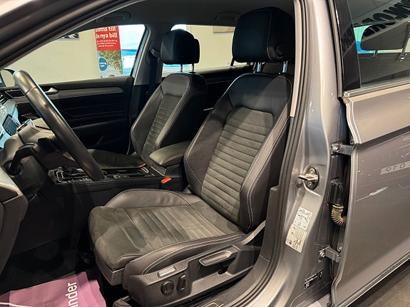 Volkswagen Passat 10 of 25