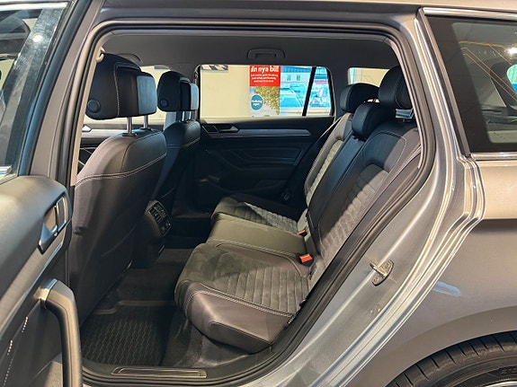 Volkswagen Passat 20 of 25