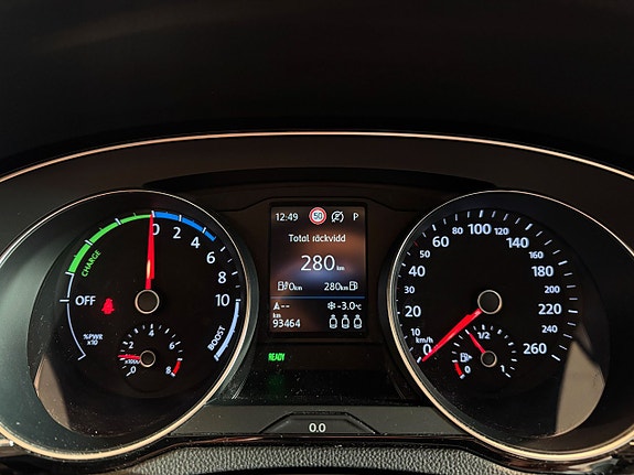 Volkswagen Passat 11 of 25