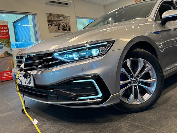 Volkswagen Passat 6 of 25