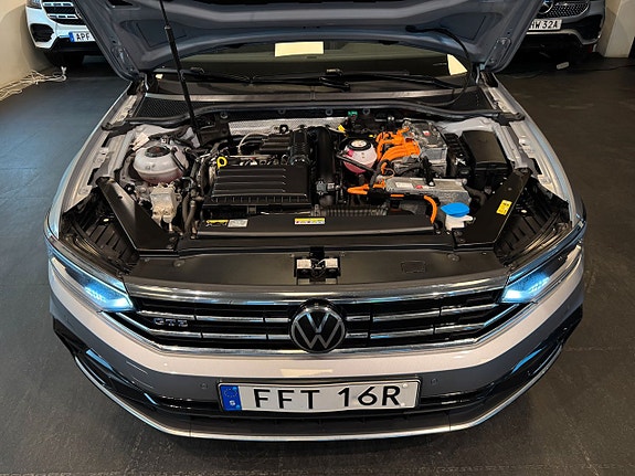 Volkswagen Passat 23 of 25