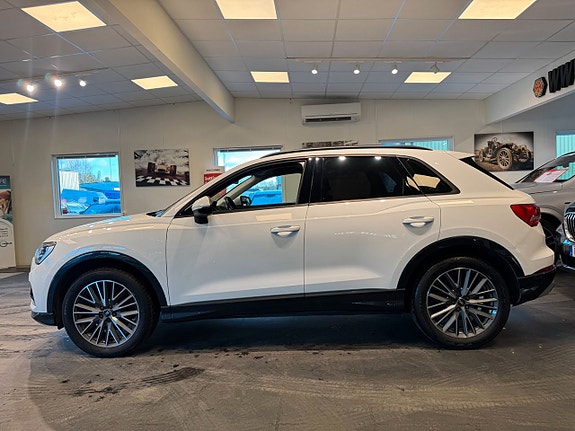 Audi Q3 21 of 25