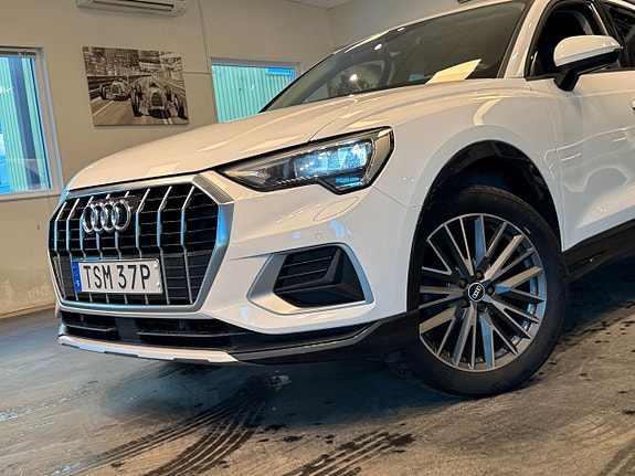 Audi Q3 6 of 25