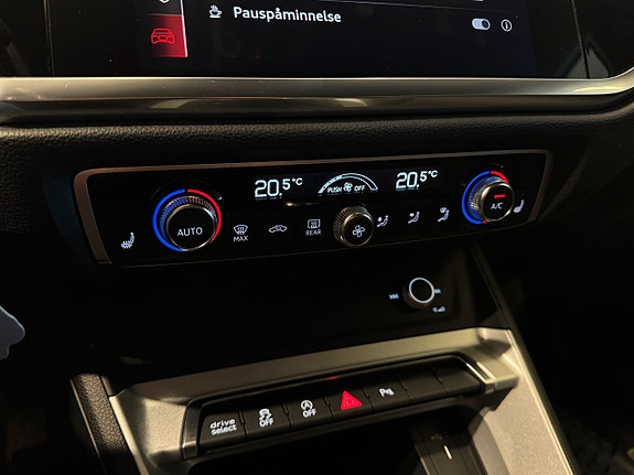 Audi Q3 14 of 25
