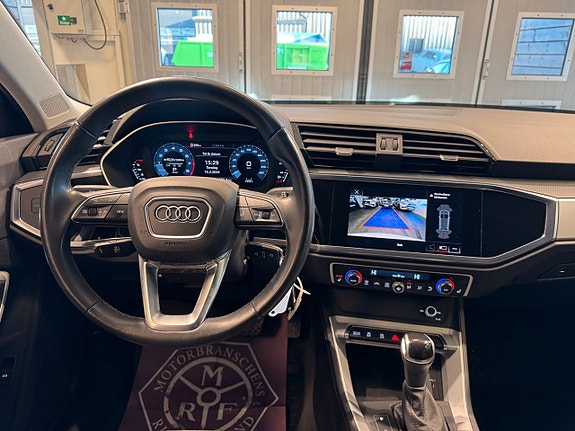 Audi Q3 8 of 25