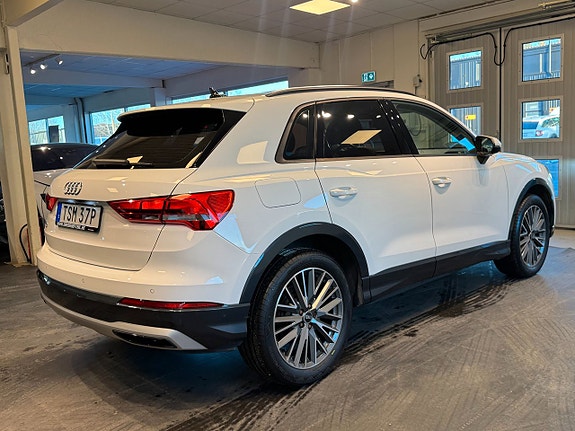 Audi Q3 4 of 5
