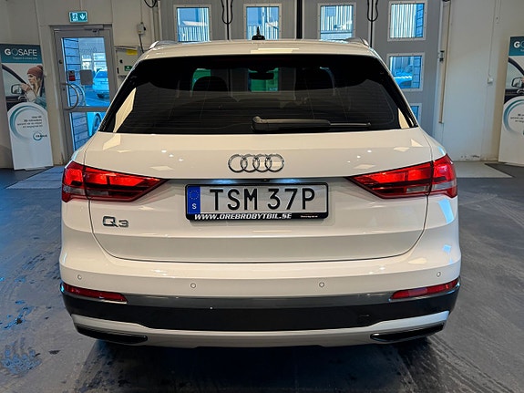 Audi Q3 24 of 25