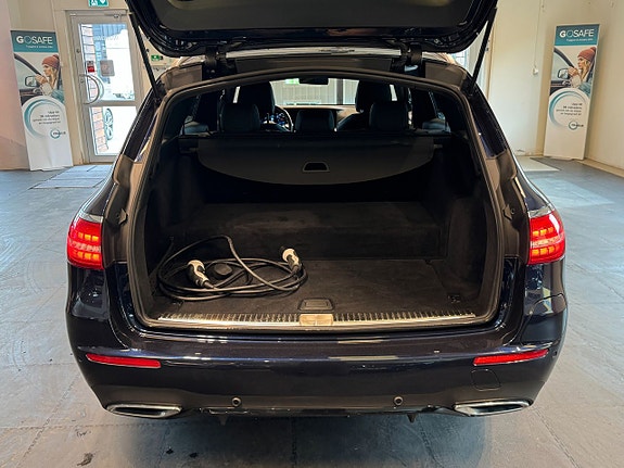 Mercedes-Benz E300 24 of 27