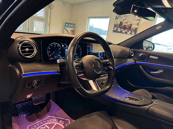 Mercedes-Benz E300 7 of 27