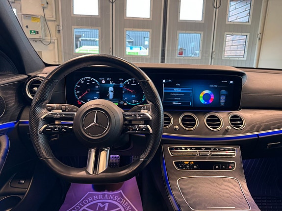 Mercedes-Benz E300 8 of 27