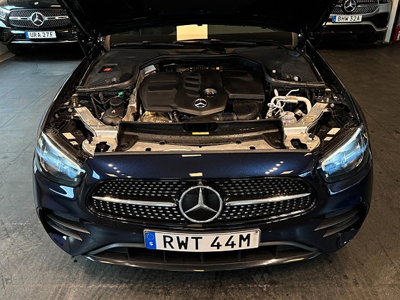 Mercedes-Benz E300 25 of 27