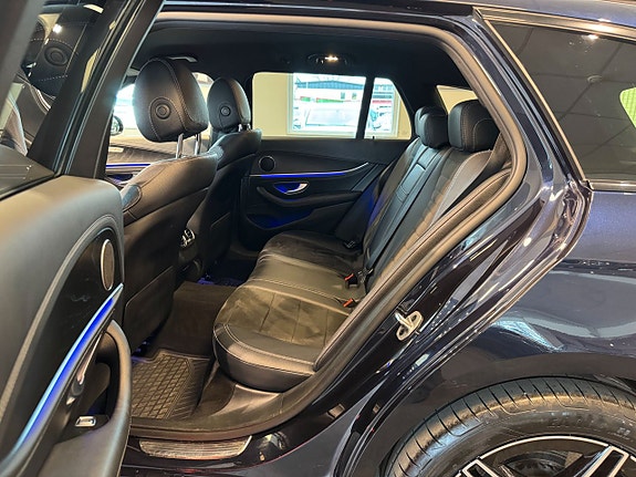 Mercedes-Benz E300 22 of 27