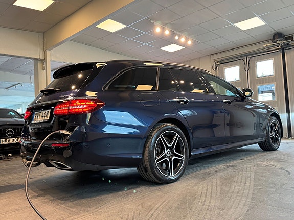 Mercedes-Benz E300 20 of 27