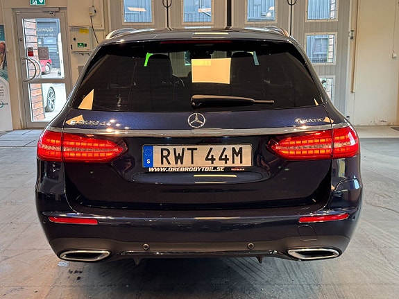 Mercedes-Benz E300 26 of 27