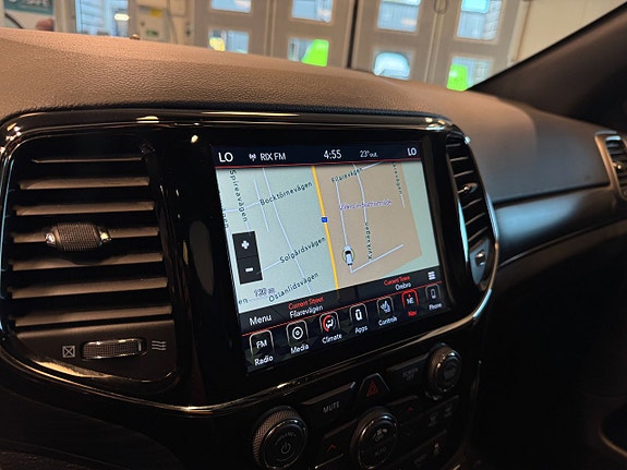 Jeep Grand Cherokee 14 of 27