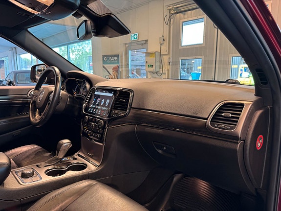 Jeep Grand Cherokee 9 of 27