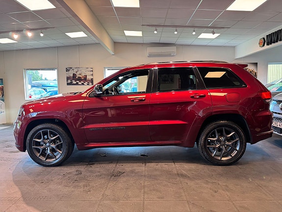 Jeep Grand Cherokee 23 of 27