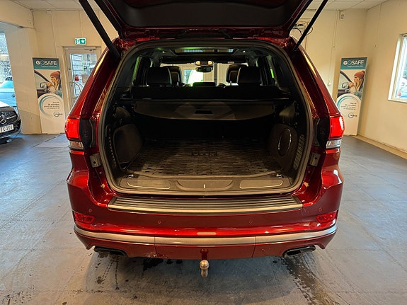 Jeep Grand Cherokee 24 of 27