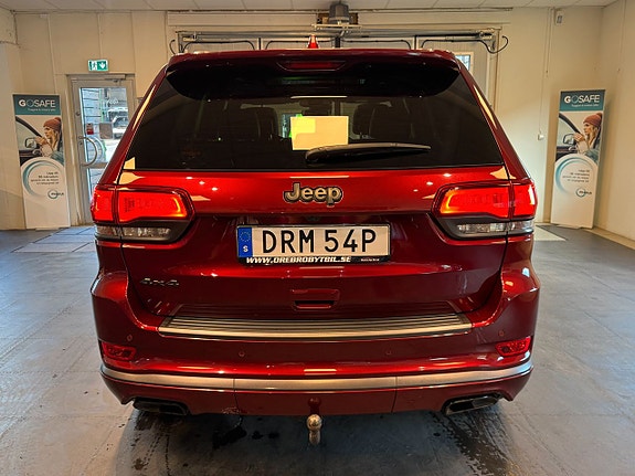 Jeep Grand Cherokee 26 of 27