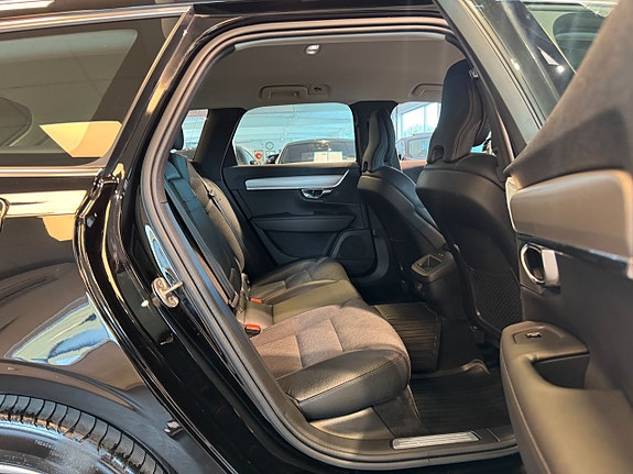 Volvo V90 21 of 27