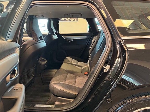 Volvo V90 22 of 27