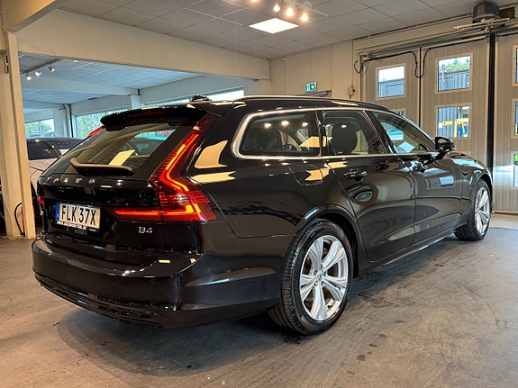Volvo V90 4 of 27