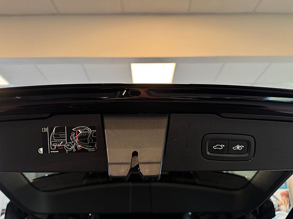 Volvo V60 Cross Country 18 of 27