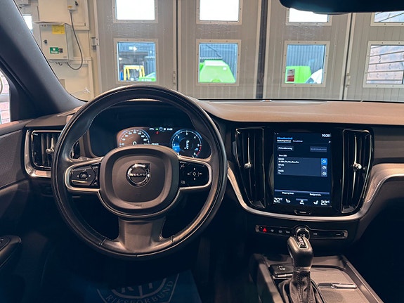 Volvo V60 Cross Country 8 of 27