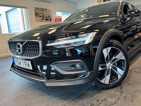 Volvo V60 Cross Country 6 of 27