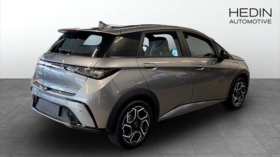 BYD Dolphin 2 of 12