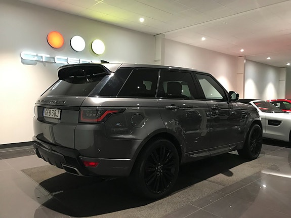 Land Rover Range Rover Sport 10 of 18