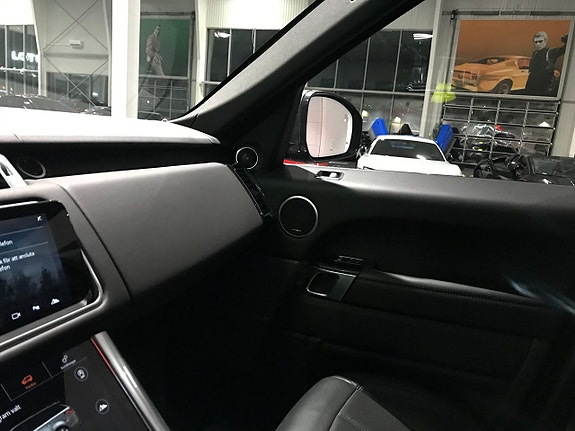 Land Rover Range Rover Sport 12 of 18