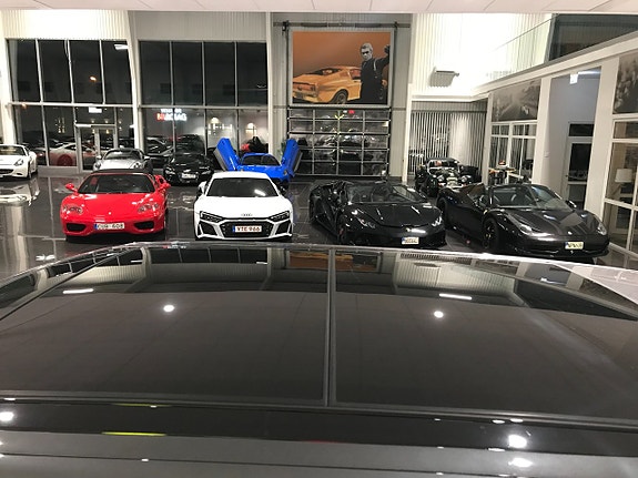 Land Rover Range Rover Sport 3 of 5