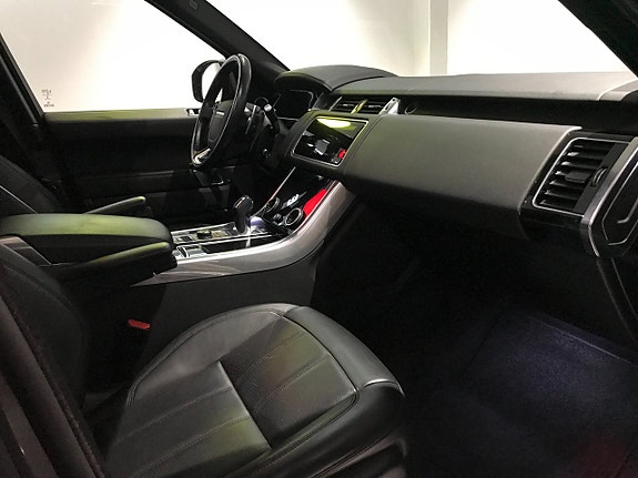 Land Rover Range Rover Sport 17 of 18