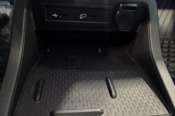 Mercedes-Benz EQT200 22 of 24