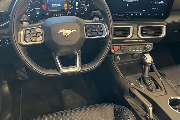 Ford Mustang 6 of 7