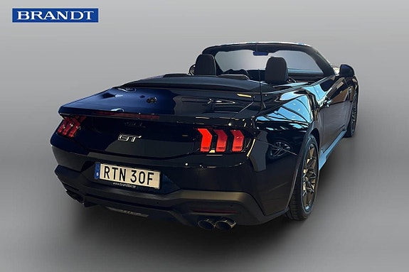 Ford Mustang 2 of 7