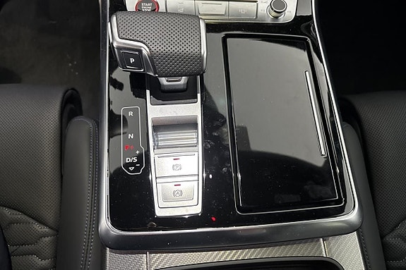 Audi RS Q8 15 of 22