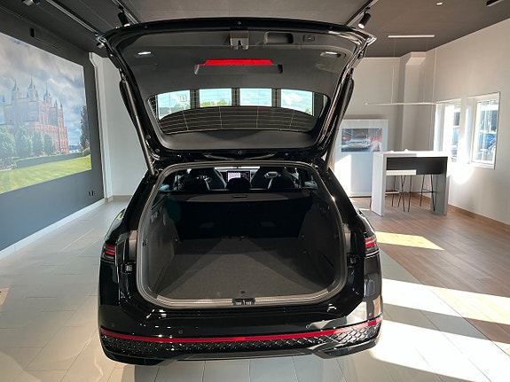 Volkswagen Passat 15 of 17