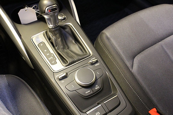 Audi Q2 10 of 11