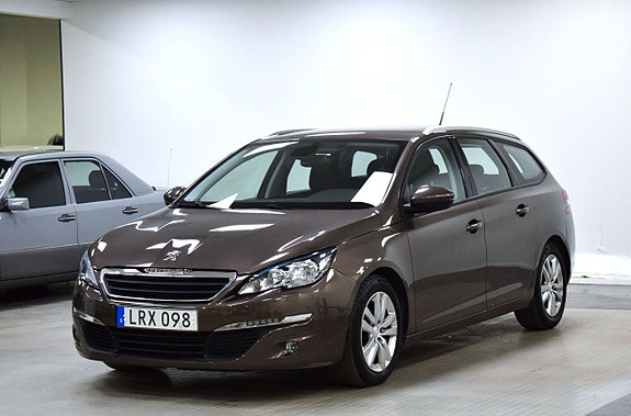 Peugeot 308 SW 2 of 16