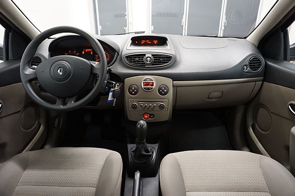 Renault Clio 2 of 5